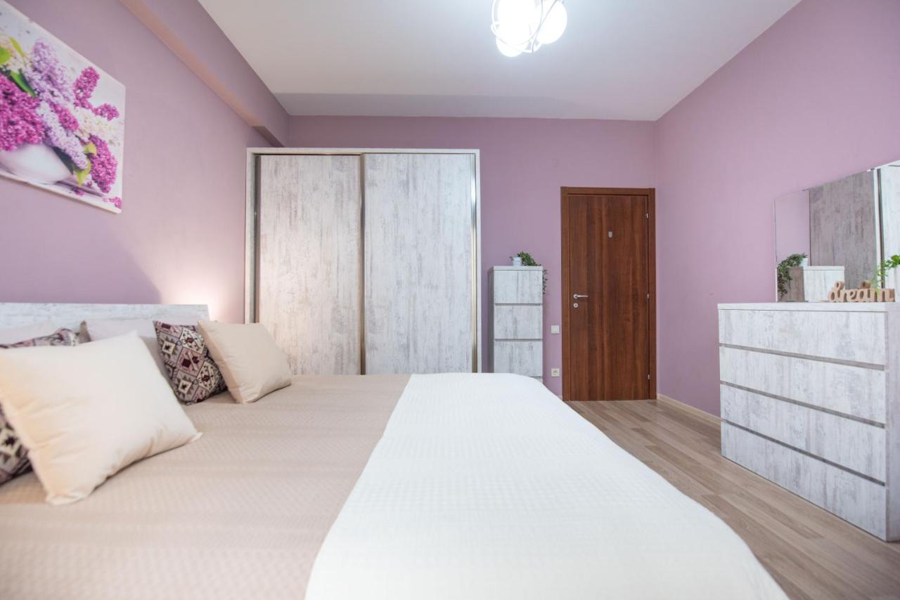 Gg Home - Cozy 2-Bedroom Apartment On Givi Kartozia 트빌리시 외부 사진