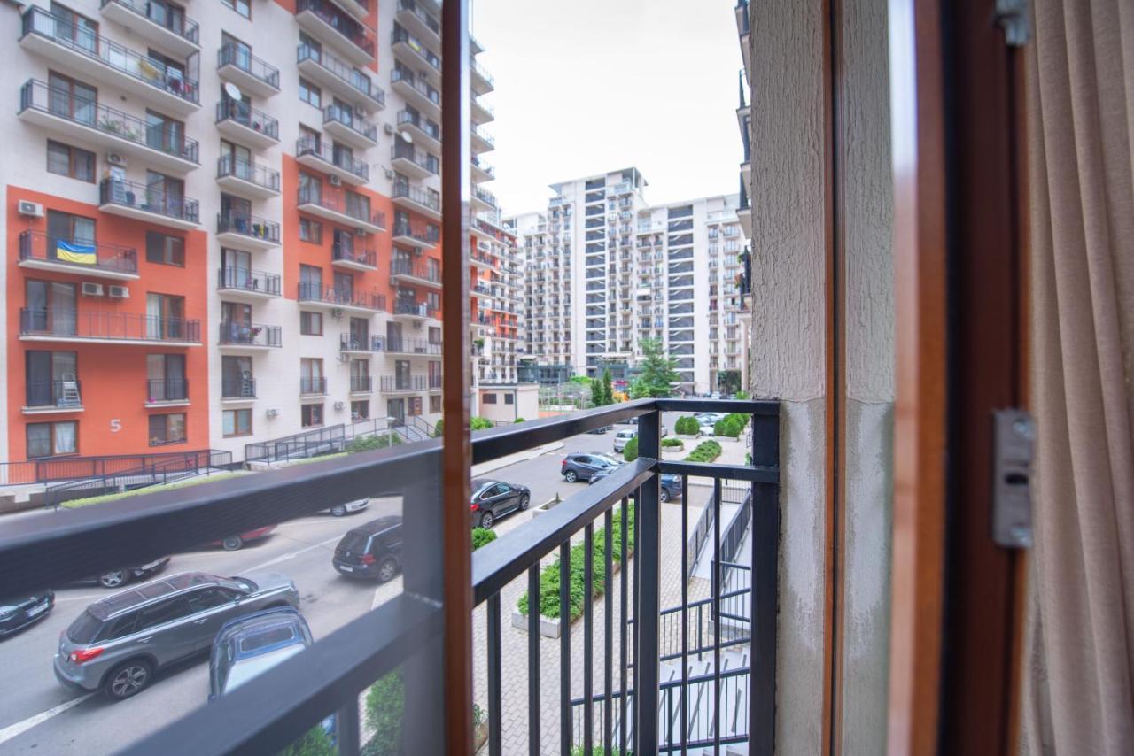 Gg Home - Cozy 2-Bedroom Apartment On Givi Kartozia 트빌리시 외부 사진